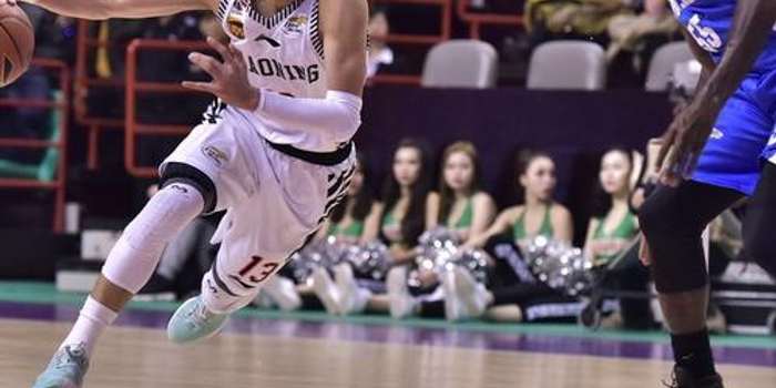 力和场上洞 力和场上洞