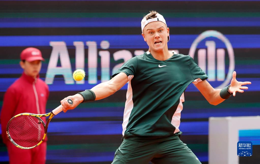 以其出色的 以其出色的