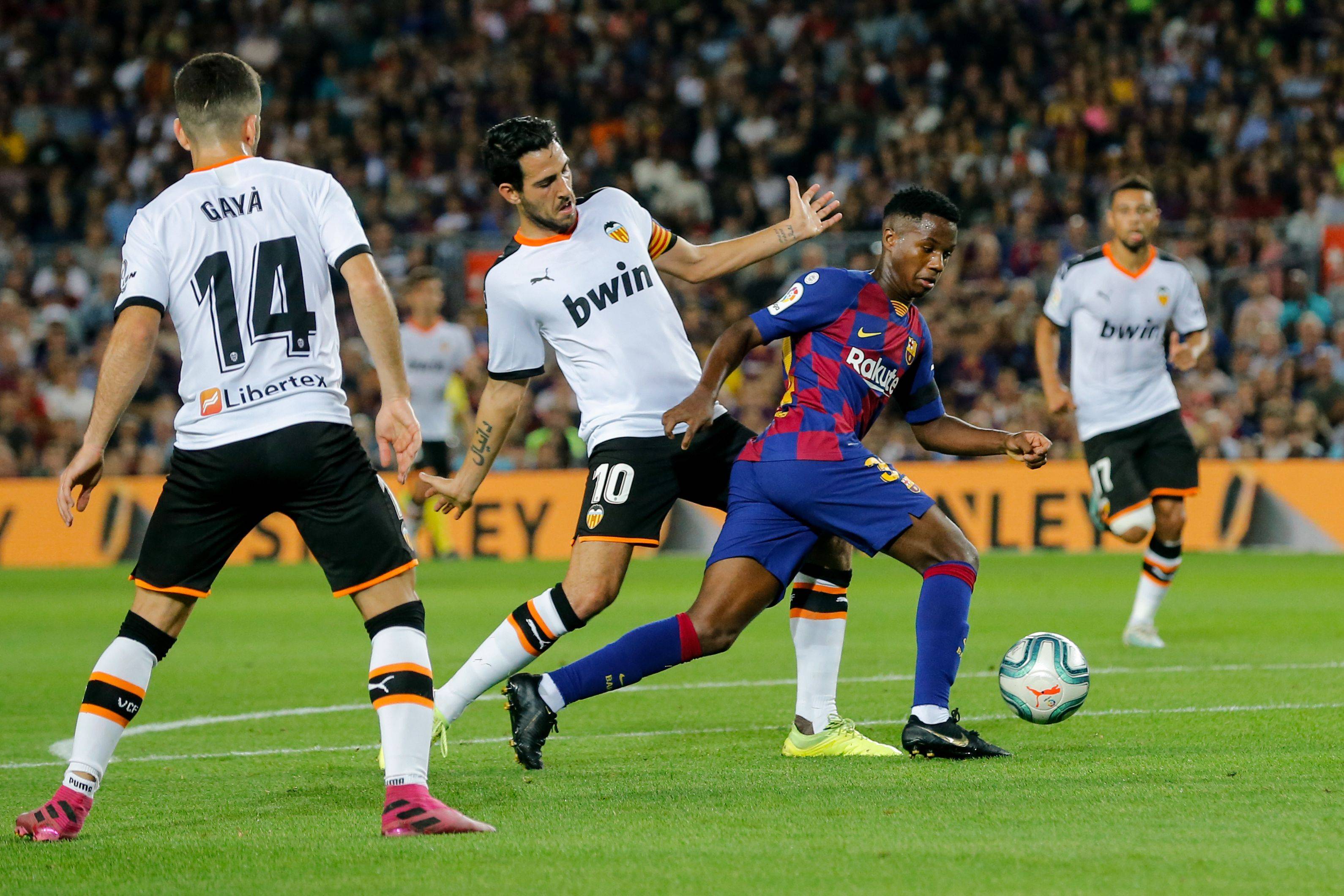 众眼皮底下 众眼皮底下